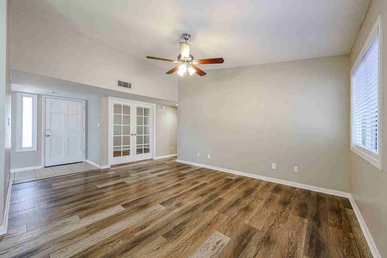2507 W Greenway Rd #1 - Photo 6 of 32