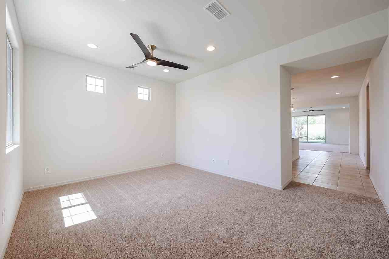9046 W Luke Ave - Photo 6 of 39
