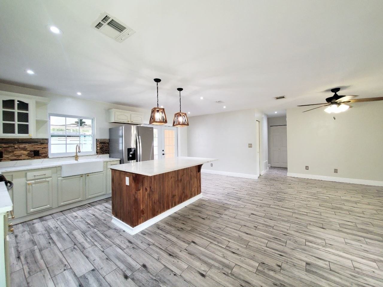 6832 Swain Ave - Photo 6 of 36
