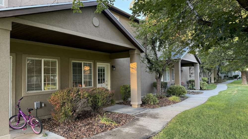 2 Somerset Pl - Photo 2 of 35