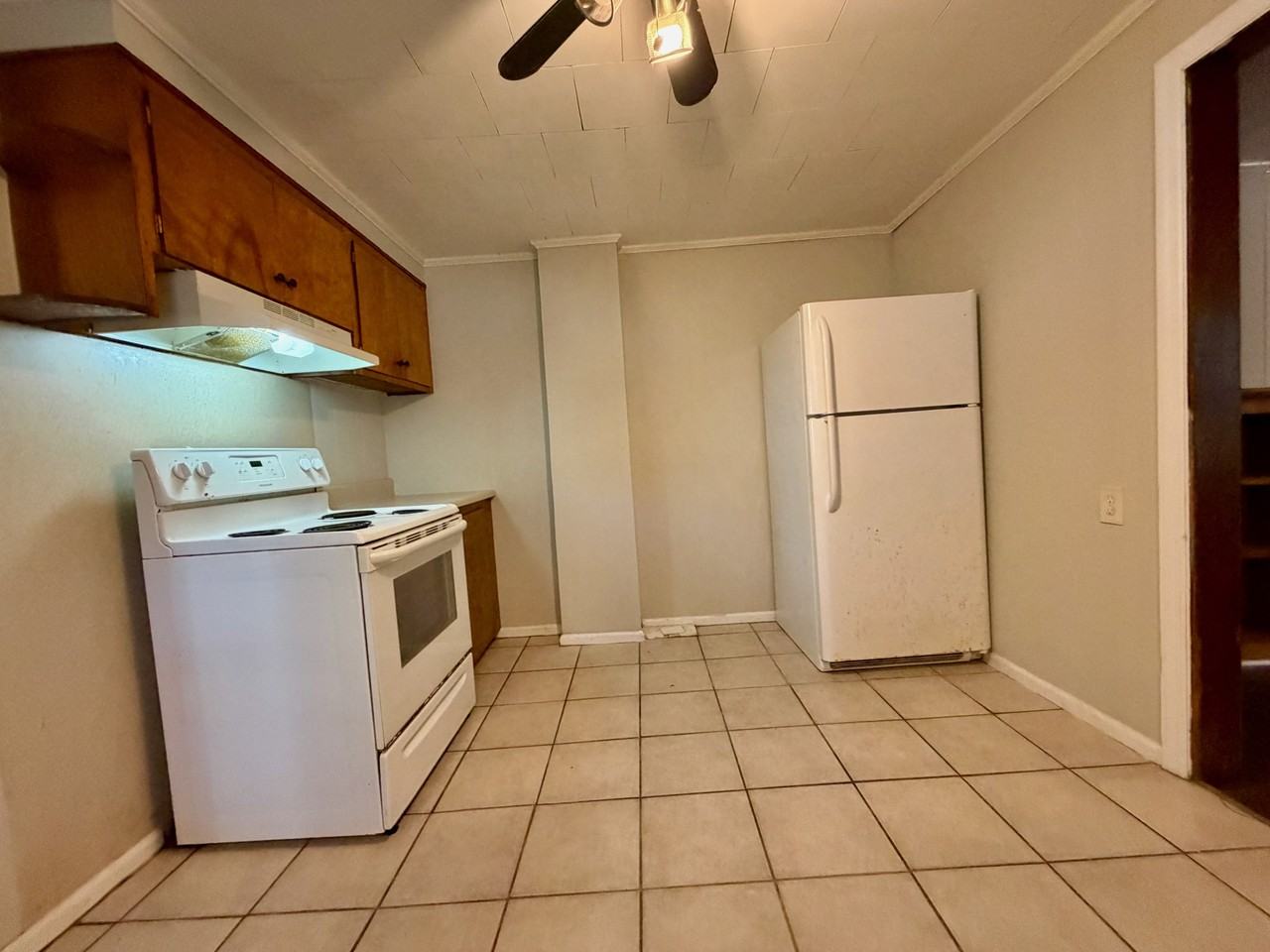 215 Brown St - Photo 5 of 39