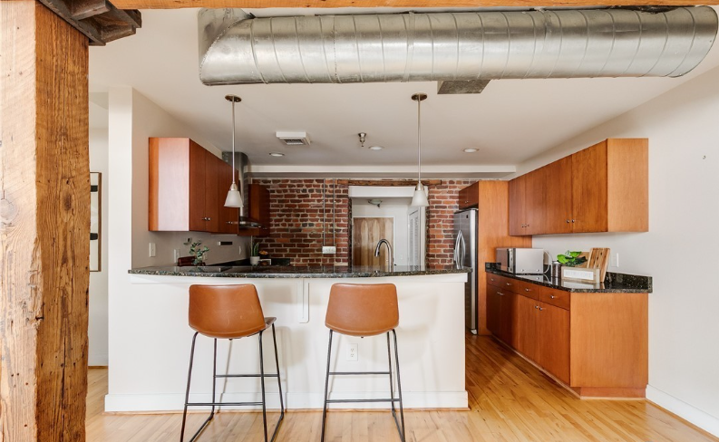 2501 E Franklin St #U6 - Photo 2 of 9