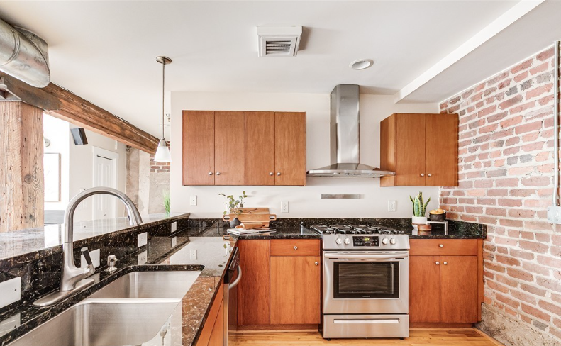 2501 E Franklin St #U6 - Photo 4 of 9