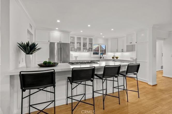 1412 Vivian Ln - Photo 3 of 14