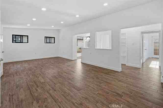 217 S Aviation Blvd - Photo 3 of 9
