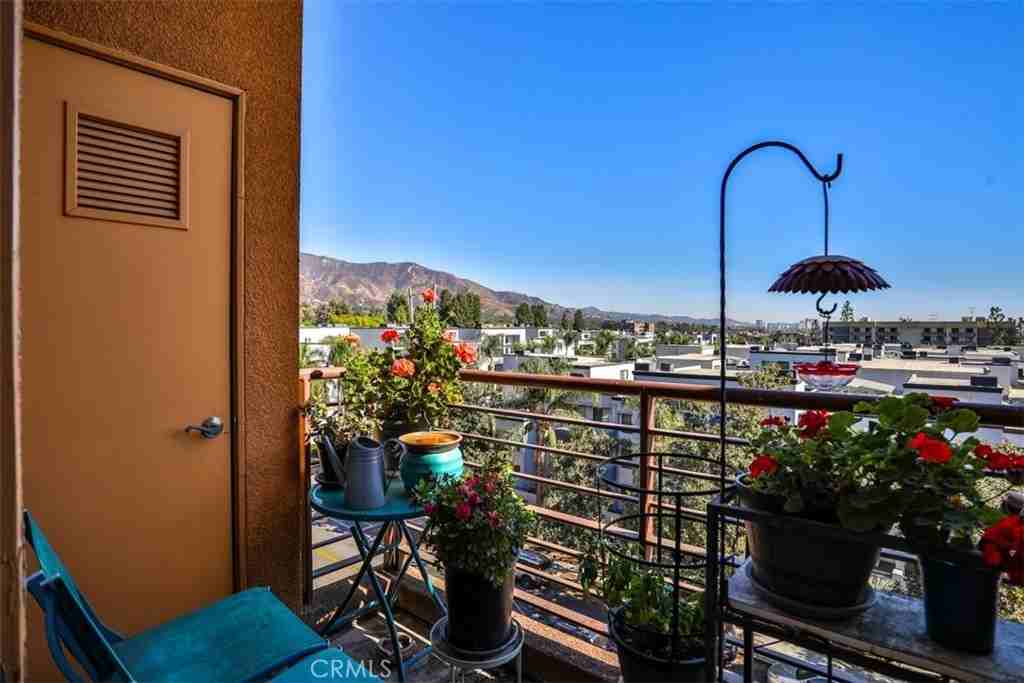 150 S San Fernando Blvd - Photo 2 of 13