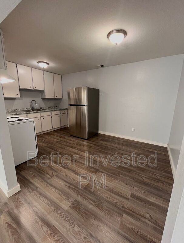304 Cooper Ln #E - Photo 3 of 9