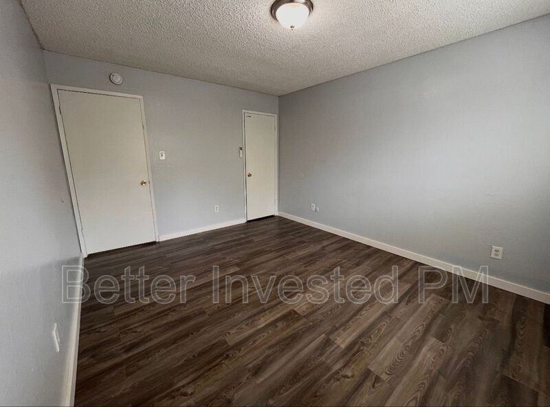 304 Cooper Ln #E - Photo 6 of 9