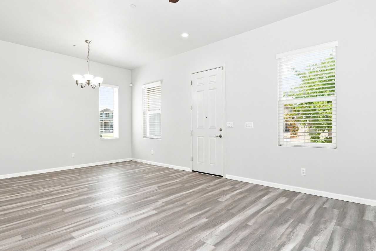 4300 Adriatic Sea Way - Photo 3 of 15