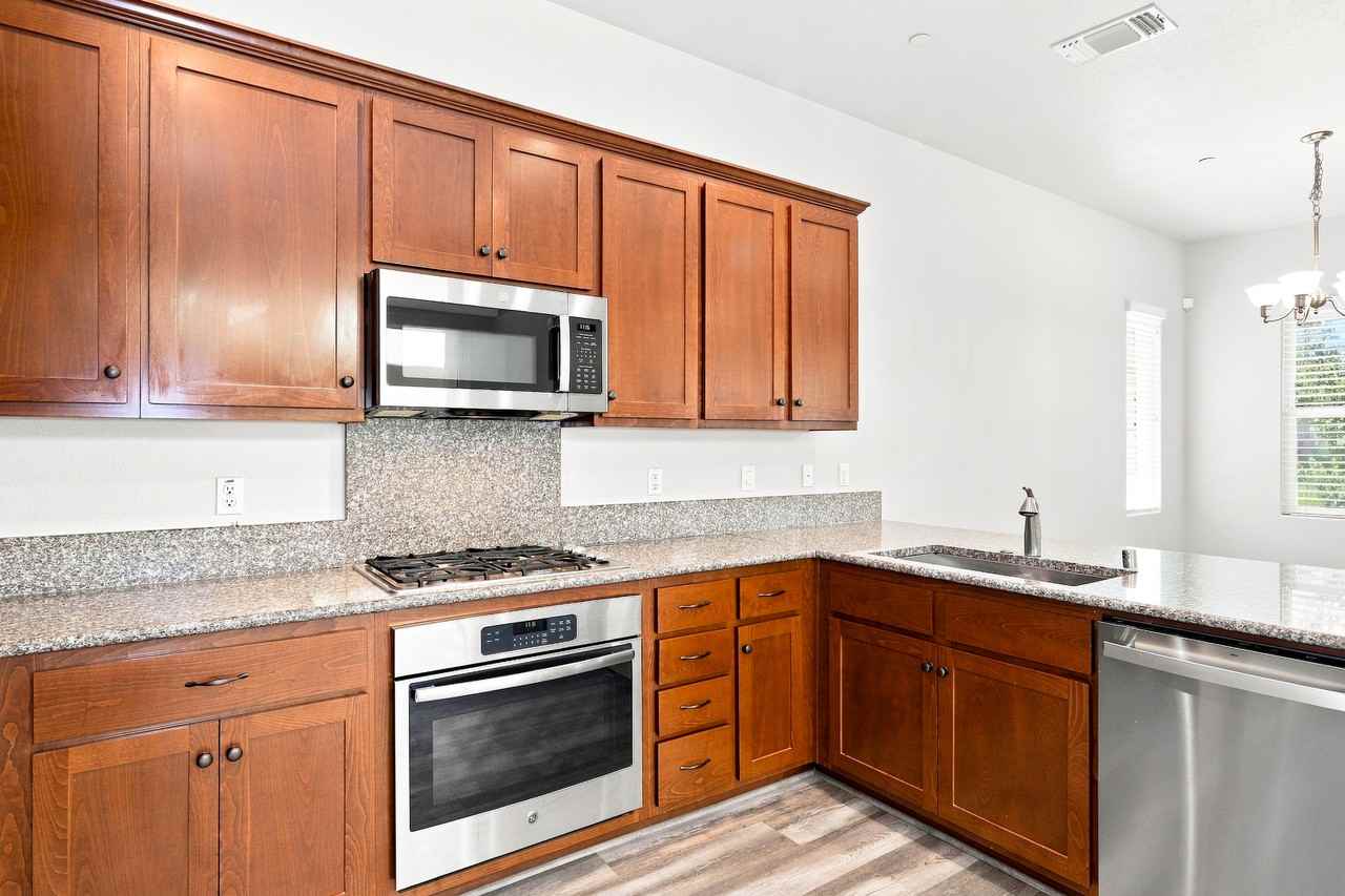 4300 Adriatic Sea Way - Photo 5 of 15