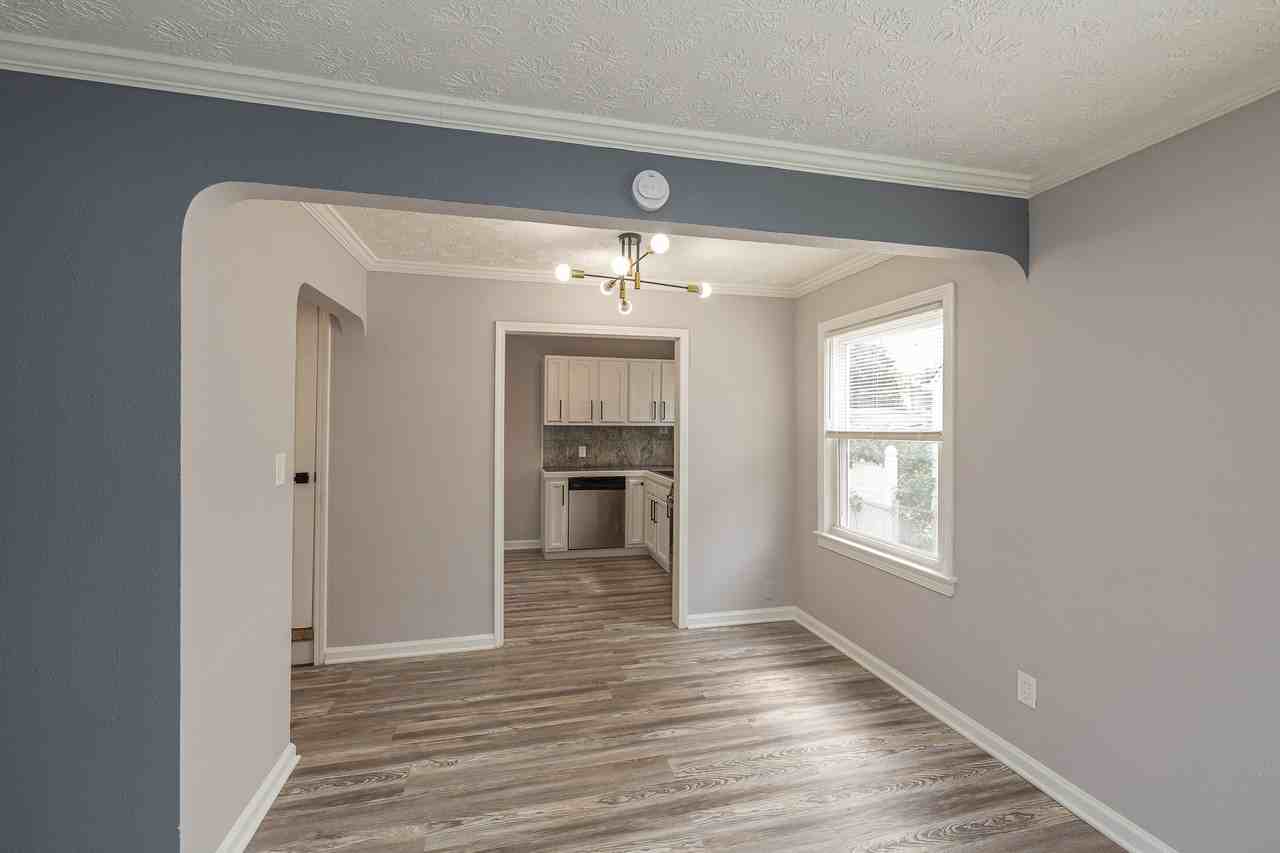 5341 Hollywood Ave - Photo 6 of 24