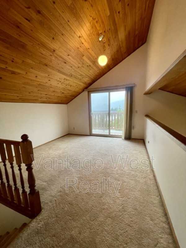 5949 Turner Ave - Photo 7 of 19
