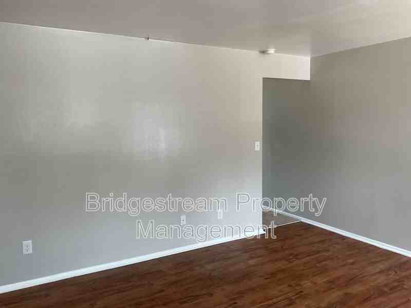 4953 Leeper St - Photo 5 of 21