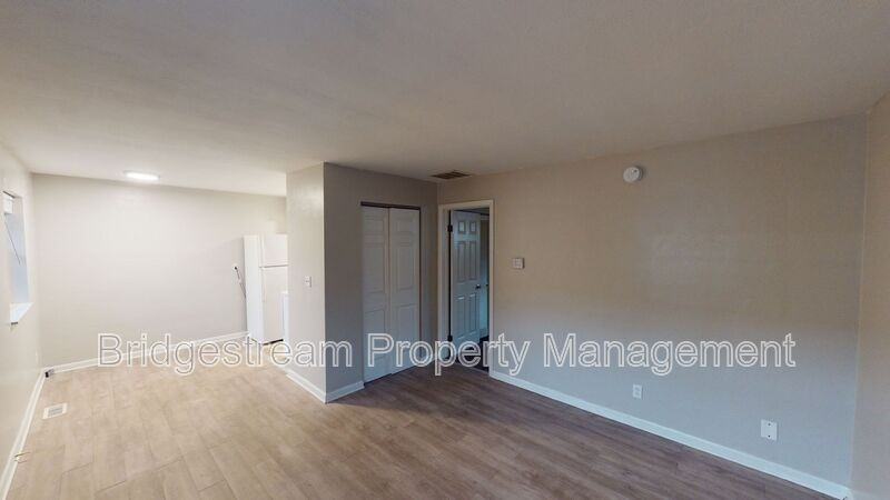 2605 Revere Ave #G - Photo 2 of 5