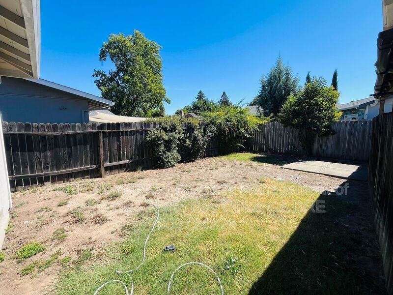 69 Lorraine St #A - Photo 7 of 8