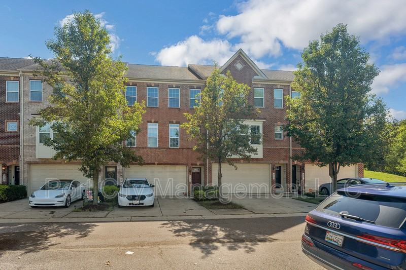 905 Hall Station Dr - Photo 2 of 28