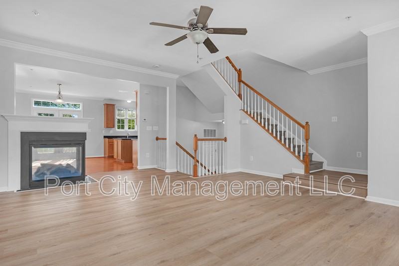 905 Hall Station Dr - Photo 4 of 28