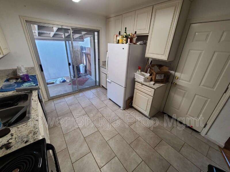 4401 77th St - Photo 4 of 10