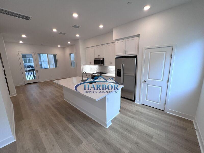 1627 Hornet Dr - Photo 6 of 20