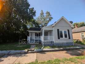 1406 Calumet Ave - Photo 1 of 1