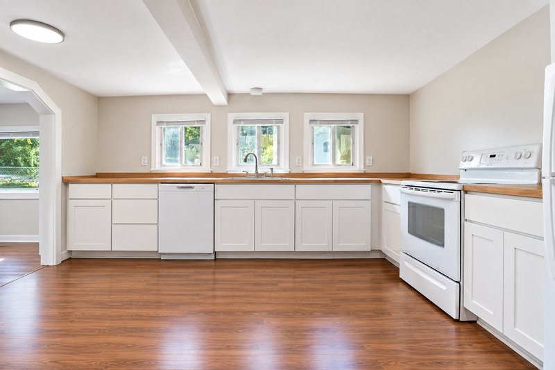 2765 Sunset Ave - Photo 5 of 7