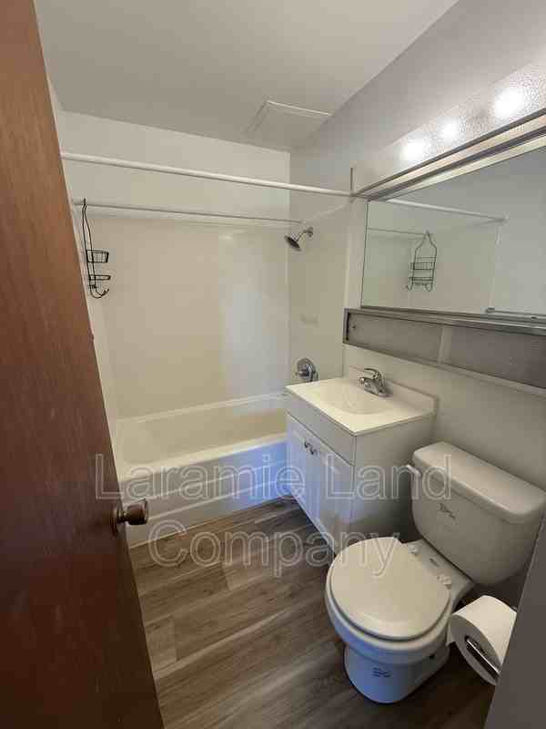 1158 N 17th St - Photo 6 of 8