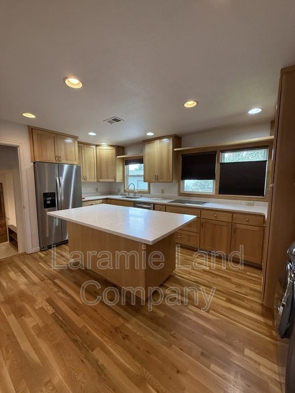 1931 E Garfield St - Photo 2 of 8