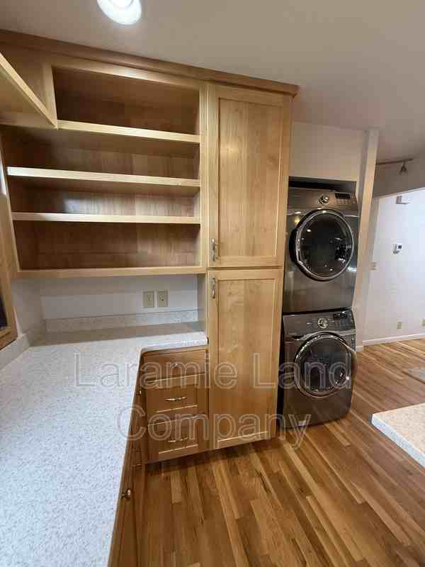 1931 E Garfield St - Photo 7 of 8