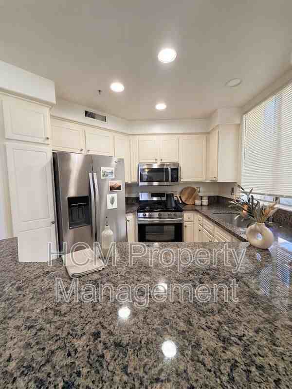 2741 Dietrich Dr - Photo 4 of 26