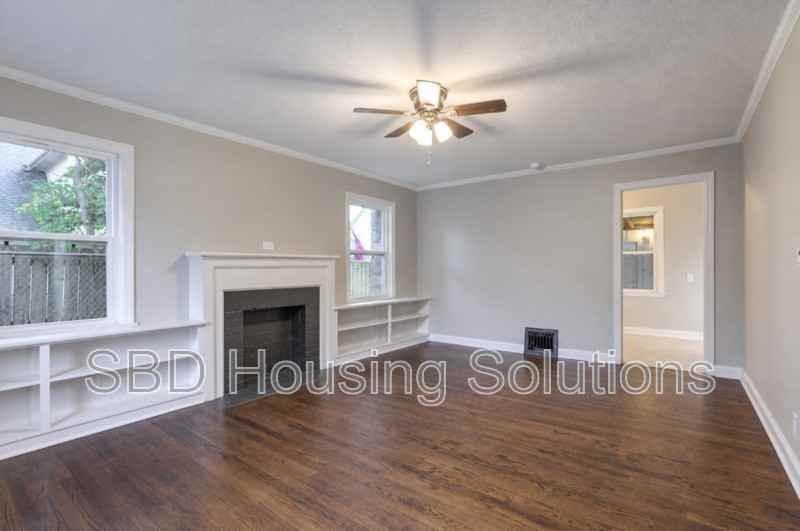 1007 S Noland Rd - Photo 4 of 10