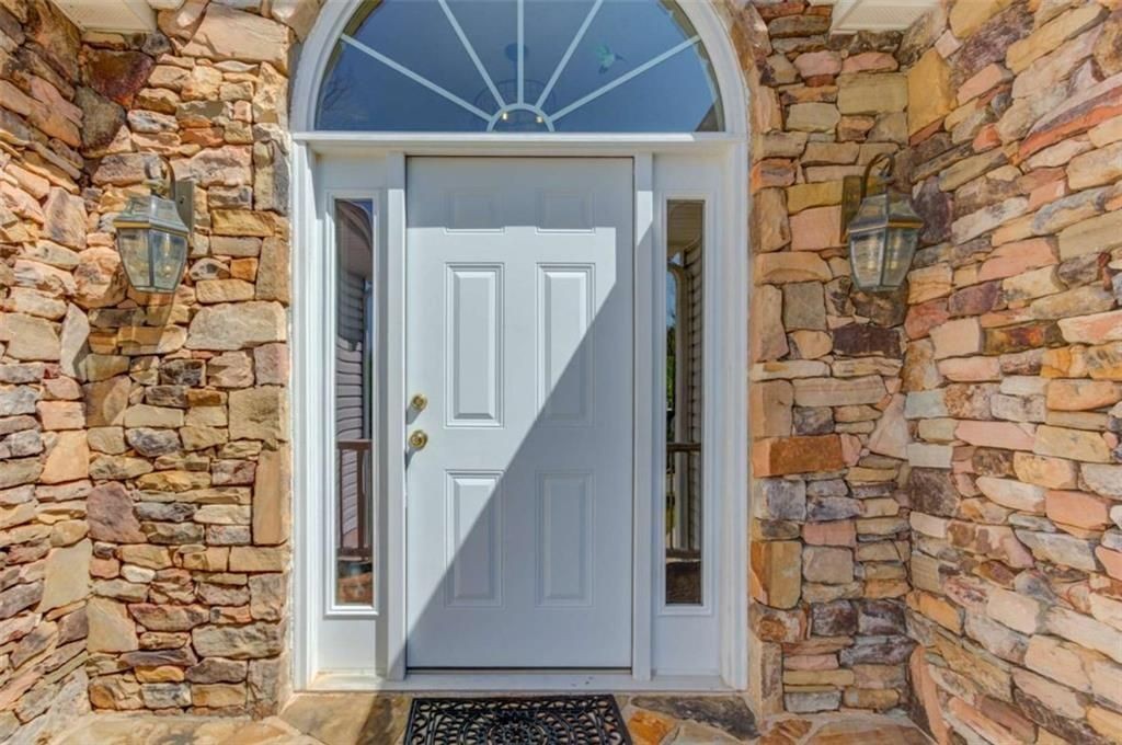 3314 Banks Mountain Dr - Photo 3 of 38