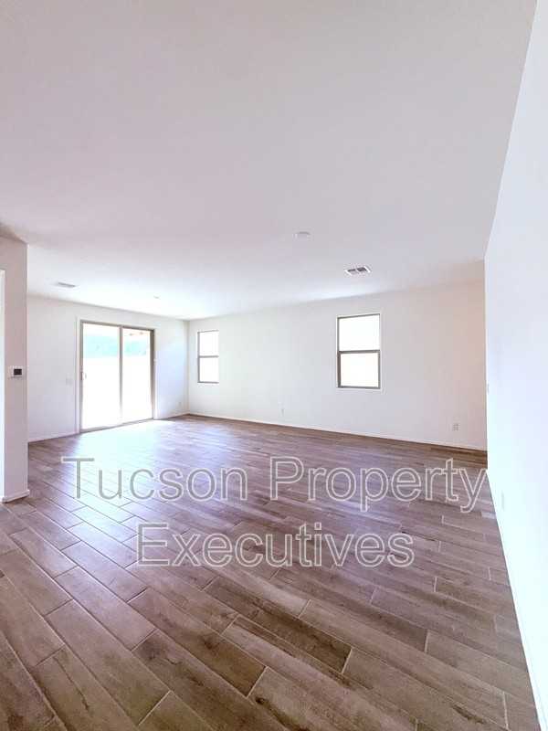 9329 N Peridot Vista Ave - Photo 3 of 26