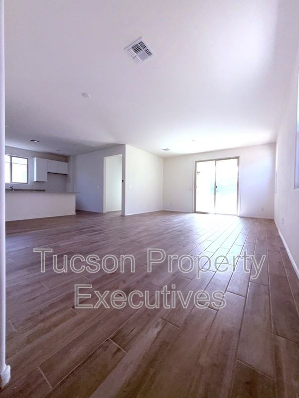 9329 N Peridot Vista Ave - Photo 4 of 26