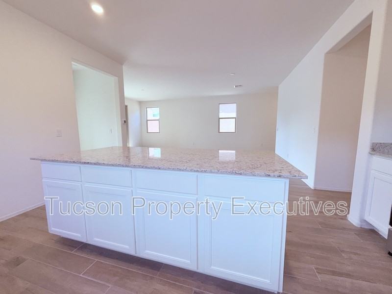9329 N Peridot Vista Ave - Photo 6 of 26