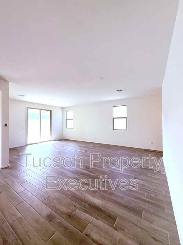 9329 N Peridot Vista Ave - Photo 7 of 26