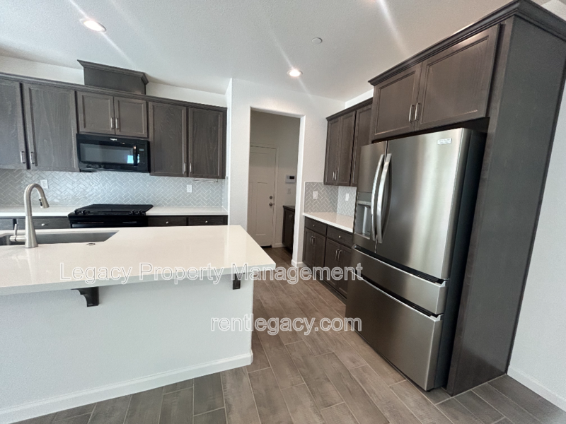 1105 Hiramatsu Ln - Photo 4 of 27