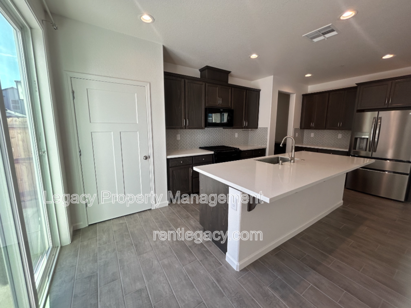 1105 Hiramatsu Ln - Photo 5 of 27