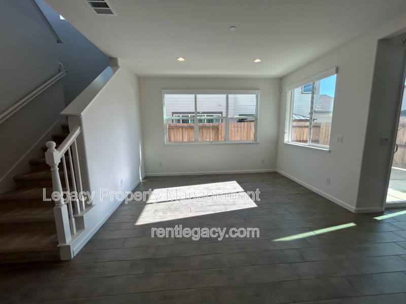 1105 Hiramatsu Ln - Photo 6 of 27