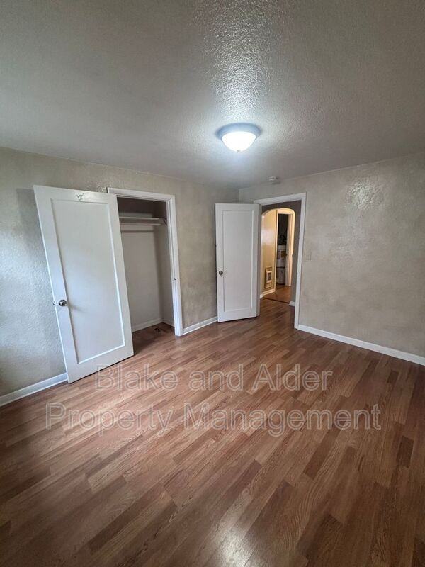 650 Breys Ave Ne - Photo 7 of 18
