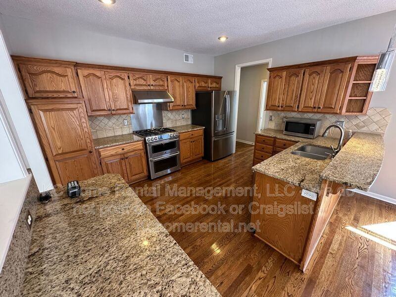 5605 W 153rd Ter - Photo 7 of 50