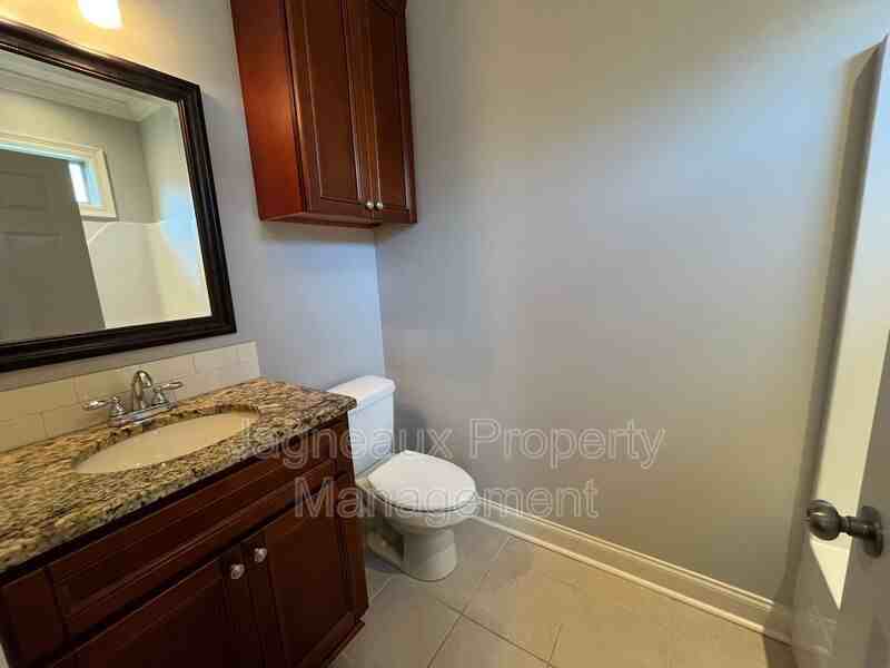 114 Hargrave Dr - Photo 7 of 20