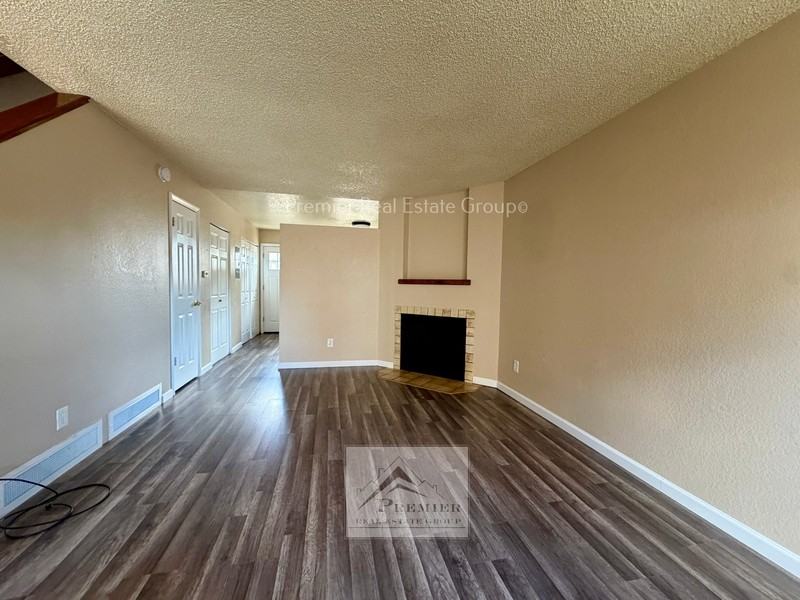 2427 Split Rock Dr - Photo 2 of 13