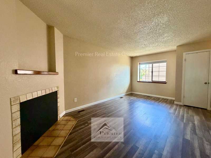 2427 Split Rock Dr - Photo 3 of 13