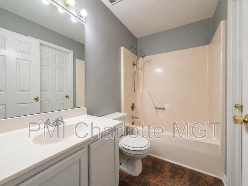 654 Lex Dr - Photo 5 of 14