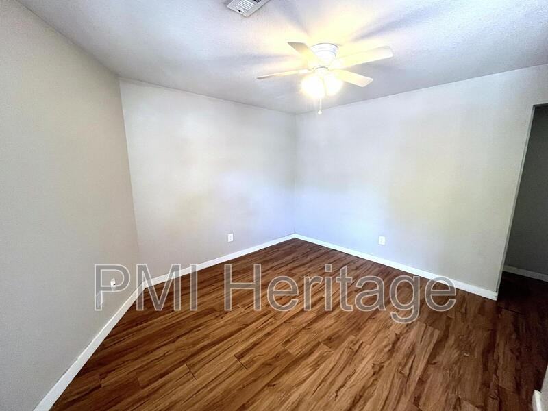 103 W Martin Luther King Jr Blvd #5 - Photo 2 of 10