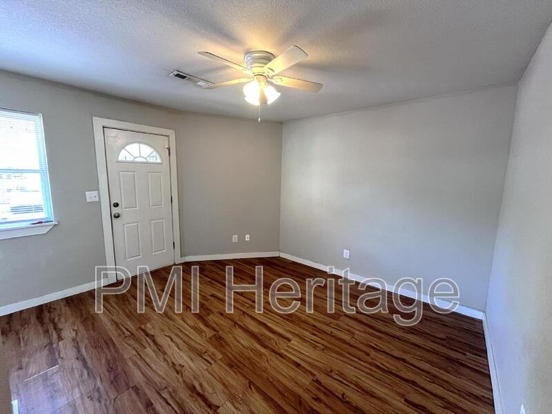 103 W Martin Luther King Jr Blvd #5 - Photo 3 of 10