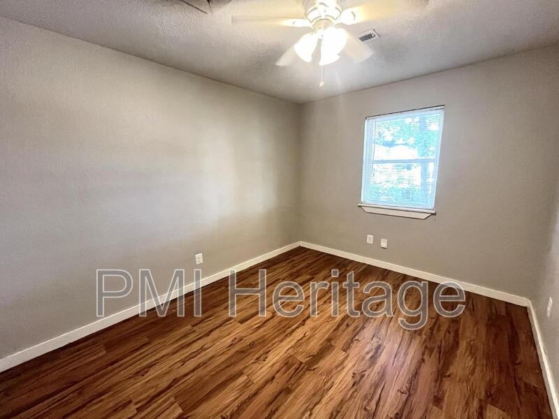 103 W Martin Luther King Jr Blvd #5 - Photo 6 of 10