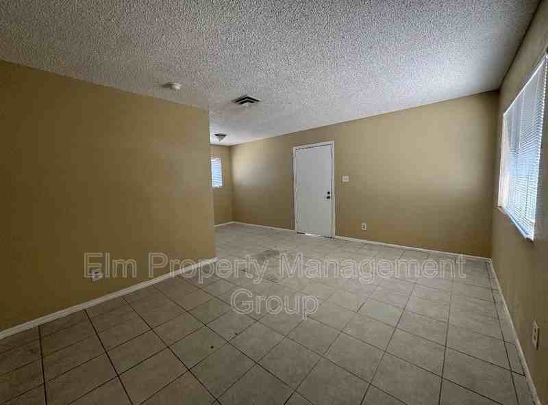 2516 E Mesquite Ave - Photo 3 of 7