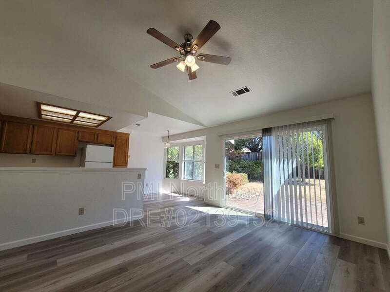 408 Hamilton Dr - Photo 4 of 14