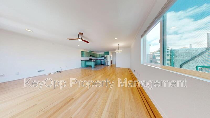651 University St - Photo 5 of 35